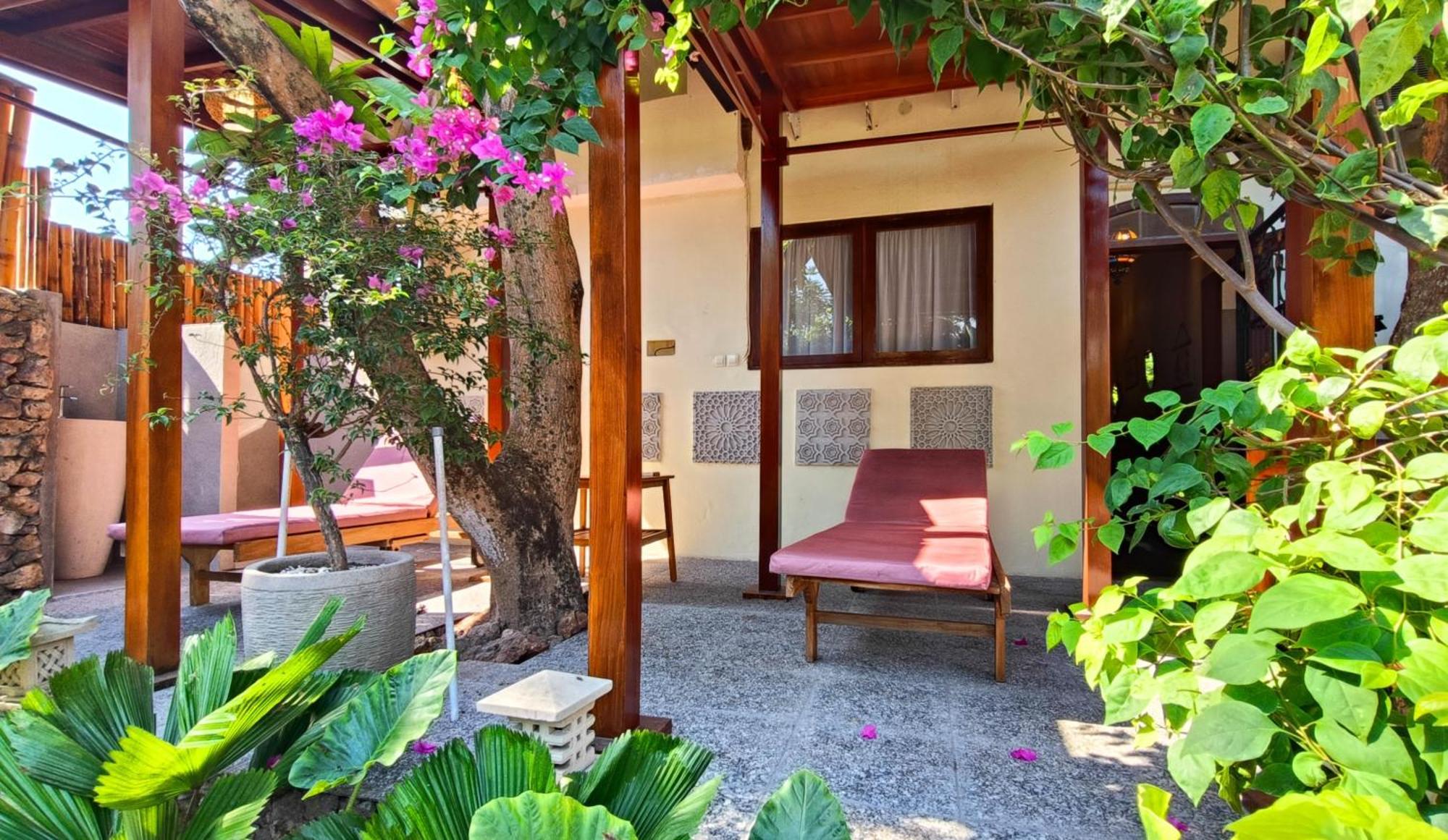 Dalai Tropical Hotel Kuta  Bagian luar foto